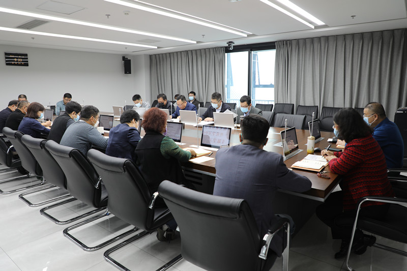 听泉鉴鲍
公司党委理论学习中心组召开学习《中国共产党章程（修正案）》专题（扩大）会议